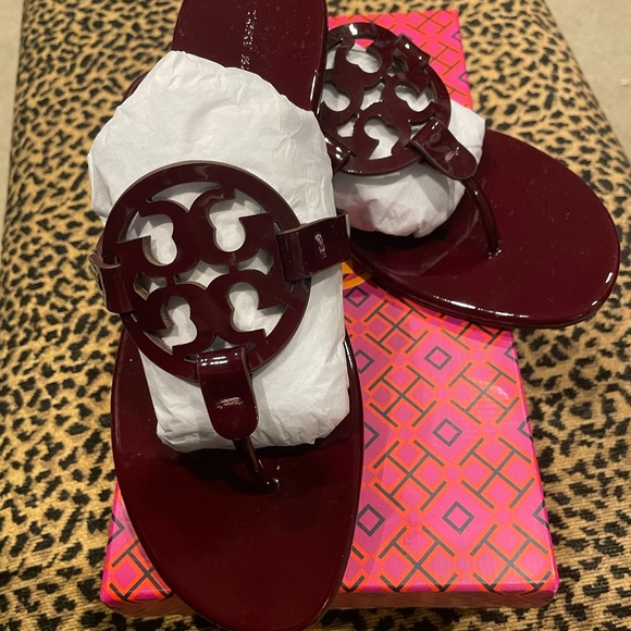 Tory Burch Miller Soft Patent Sandals - Picture 3 of 12